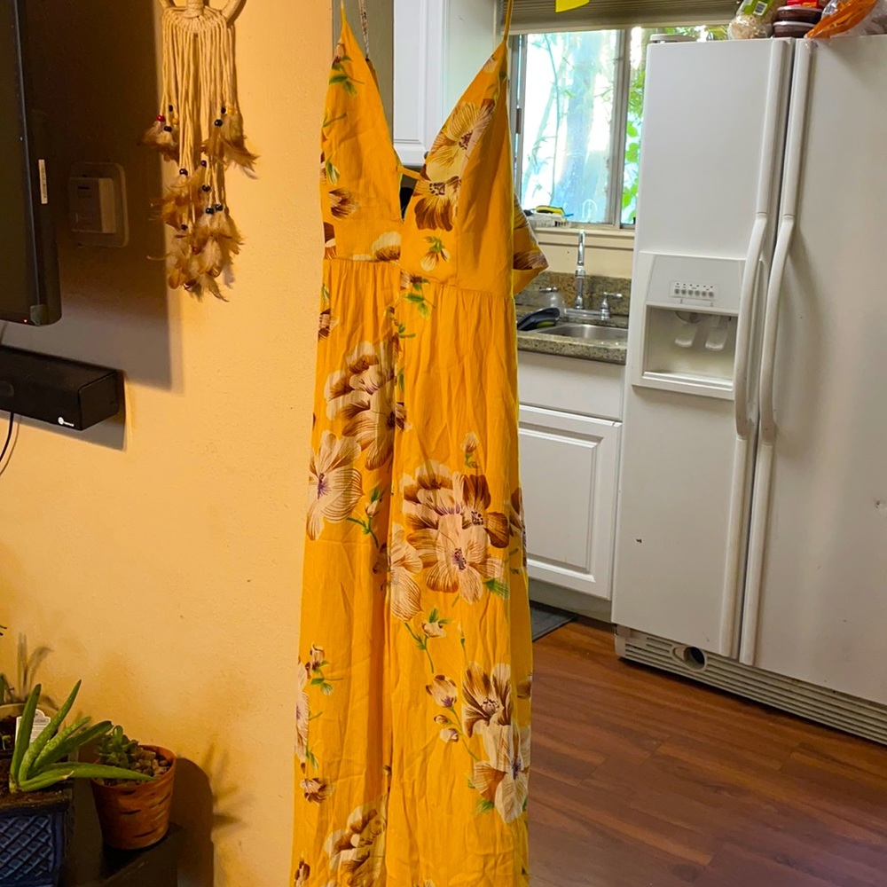 Brand new yellow fashion nova dress